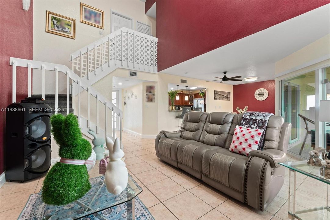 En Venta: $375,000 (3 camas, 2 baños, 1423 Pies cuadrados)