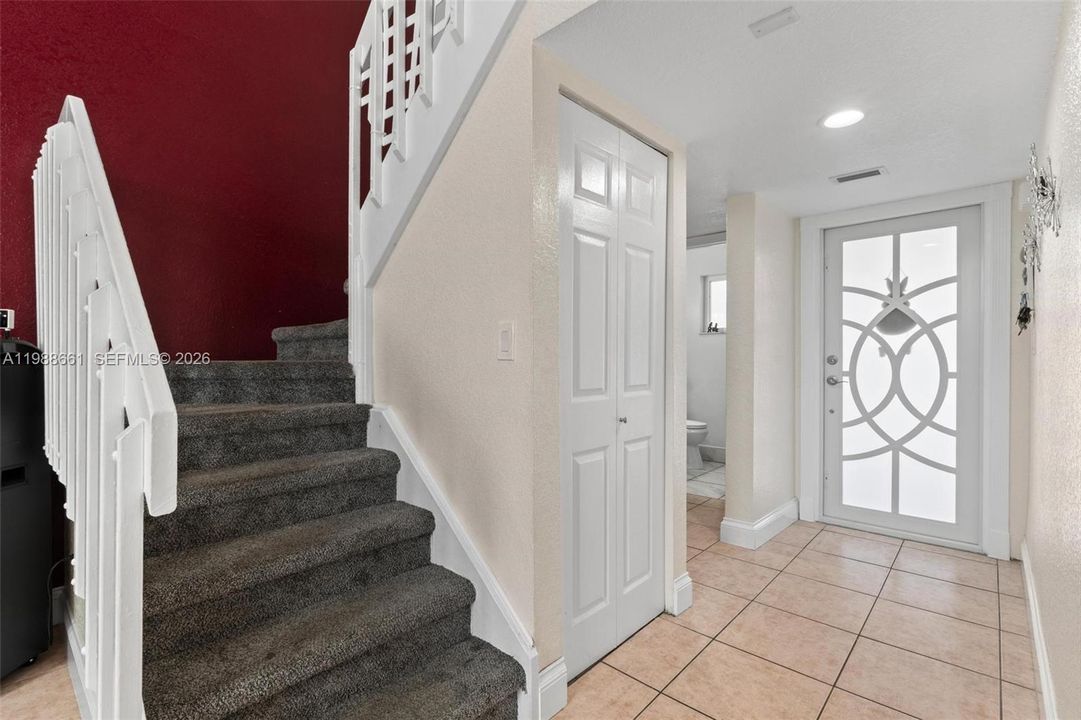 En Venta: $375,000 (3 camas, 2 baños, 1423 Pies cuadrados)