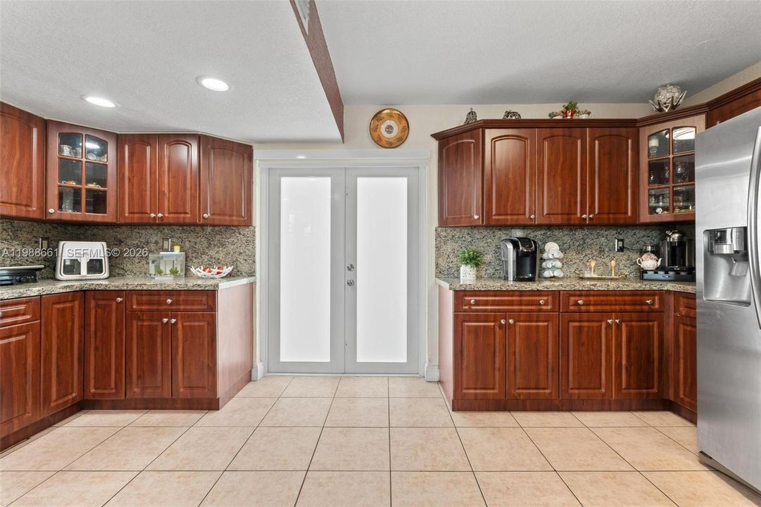 En Venta: $375,000 (3 camas, 2 baños, 1423 Pies cuadrados)