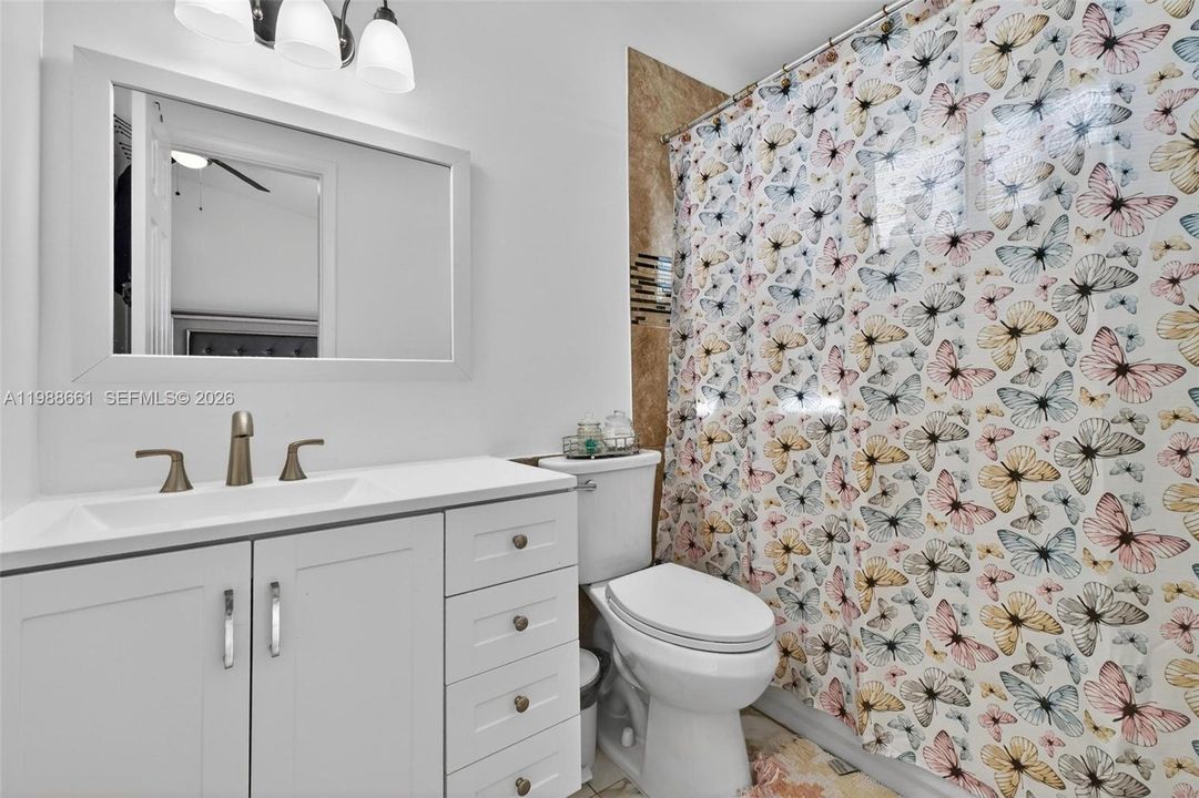 En Venta: $375,000 (3 camas, 2 baños, 1423 Pies cuadrados)