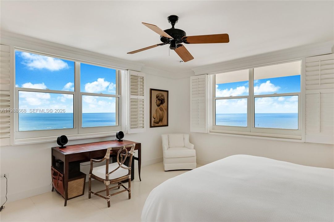 For Sale: $1,895,000 (2 beds, 2 baths, 1320 Square Feet)