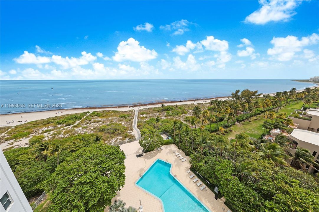 For Sale: $1,895,000 (2 beds, 2 baths, 1320 Square Feet)