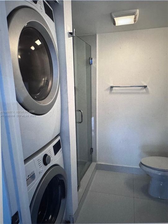 For Sale: $300,000 (2 beds, 2 baths, 1268 Square Feet)