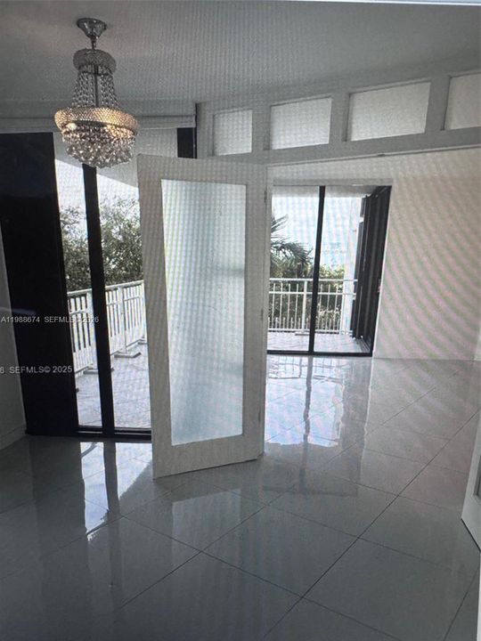 For Sale: $300,000 (2 beds, 2 baths, 1268 Square Feet)