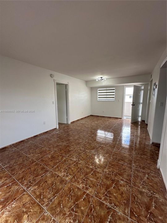 For Sale: $290,000 (2 beds, 2 baths, 1025 Square Feet)