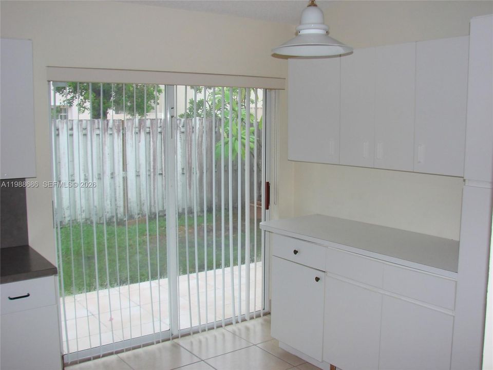 Recientemente alquilado: $2,950 (3 camas, 2 baños, 1452 Pies cuadrados)