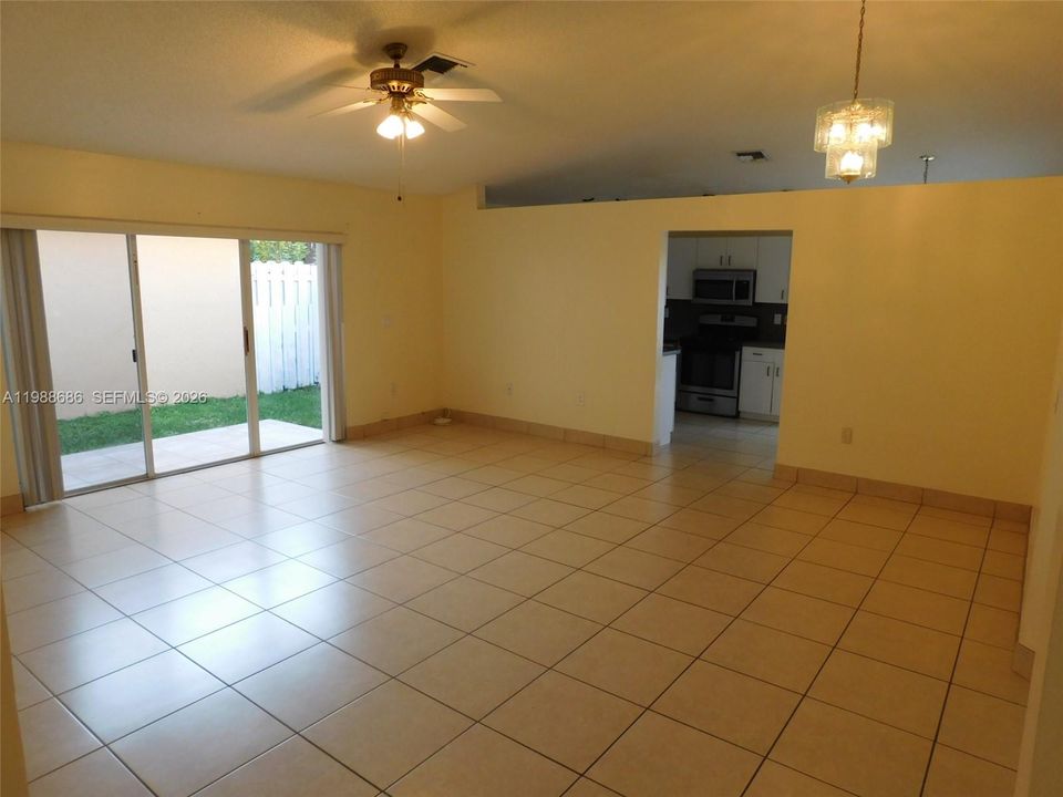 Recientemente alquilado: $2,950 (3 camas, 2 baños, 1452 Pies cuadrados)