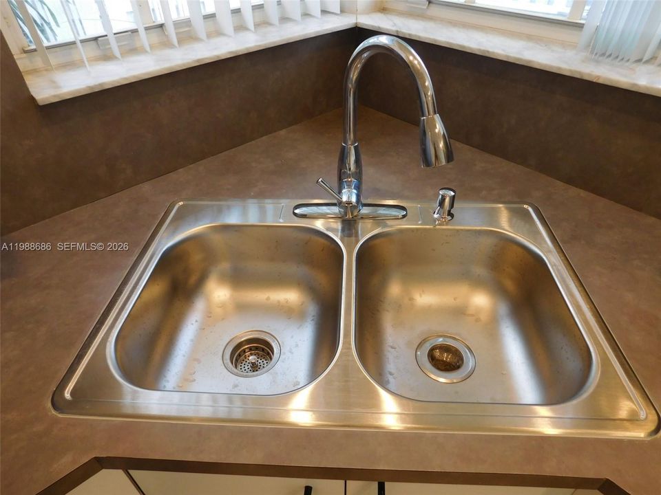 Recientemente alquilado: $2,950 (3 camas, 2 baños, 1452 Pies cuadrados)