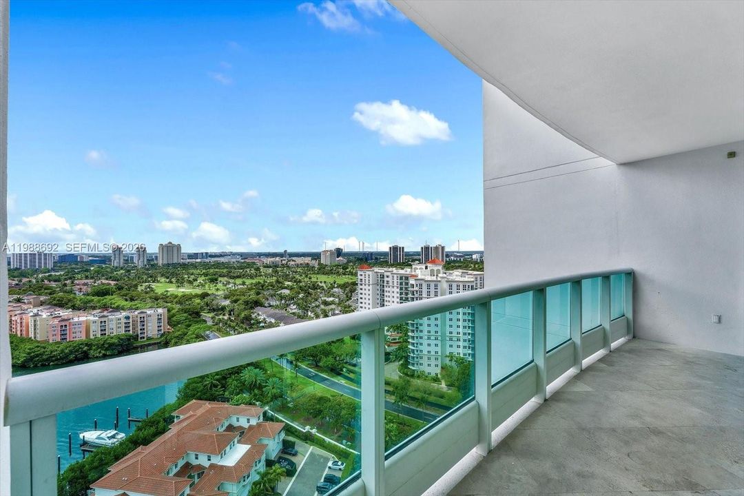 For Rent: $25,000 (3 beds, 4 baths, 2890 Square Feet)