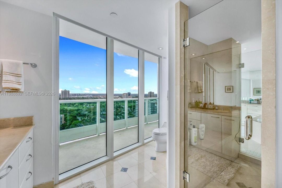 For Rent: $25,000 (3 beds, 4 baths, 2890 Square Feet)