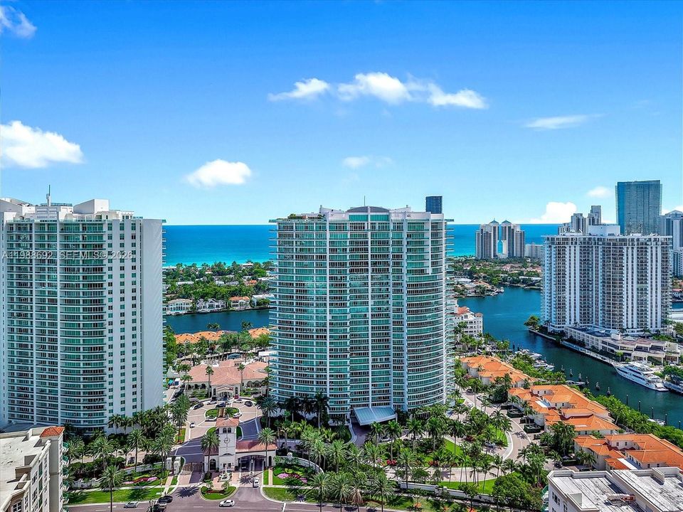 For Rent: $25,000 (3 beds, 4 baths, 2890 Square Feet)