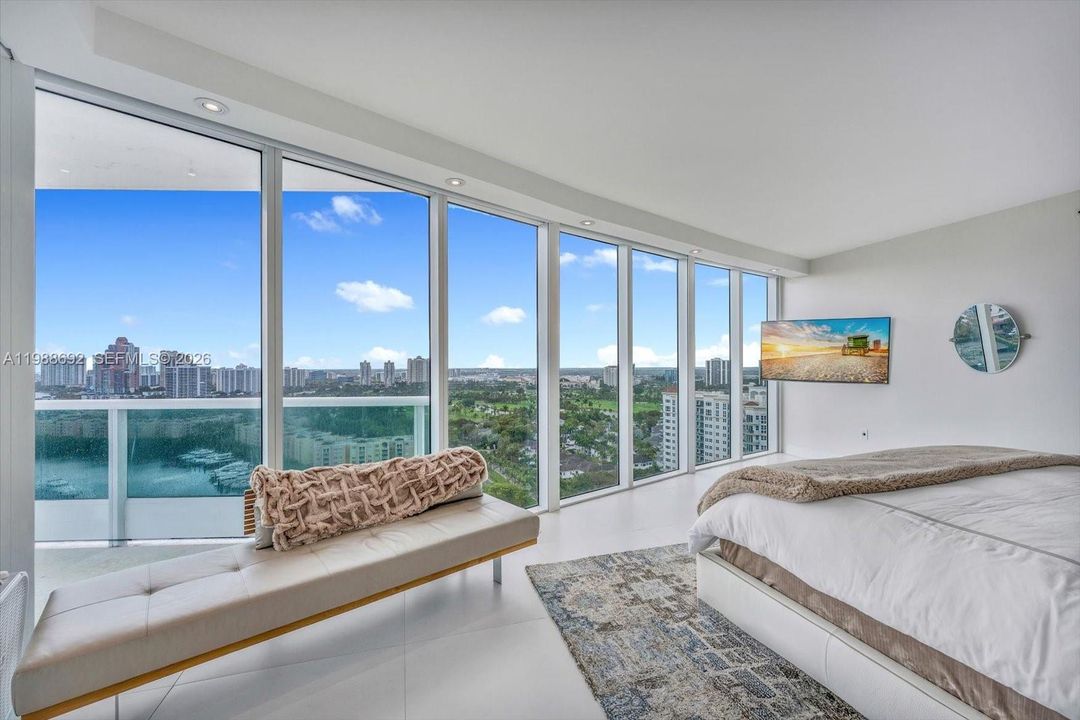 For Rent: $25,000 (3 beds, 4 baths, 2890 Square Feet)