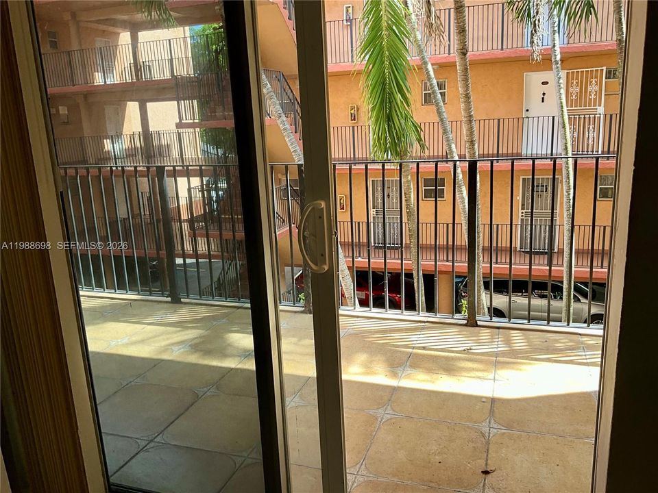 На продажу: $235,000 (2 спален, 1 ванн, 998 Квадратных фут)