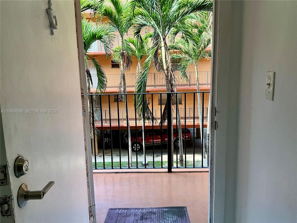 На продажу: $235,000 (2 спален, 1 ванн, 998 Квадратных фут)