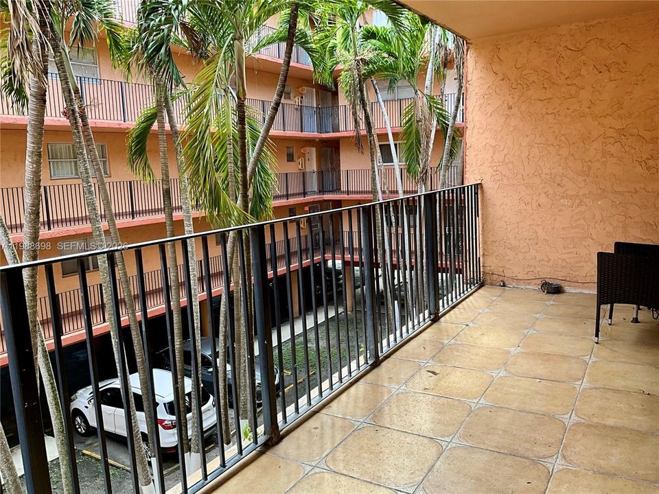 На продажу: $235,000 (2 спален, 1 ванн, 998 Квадратных фут)