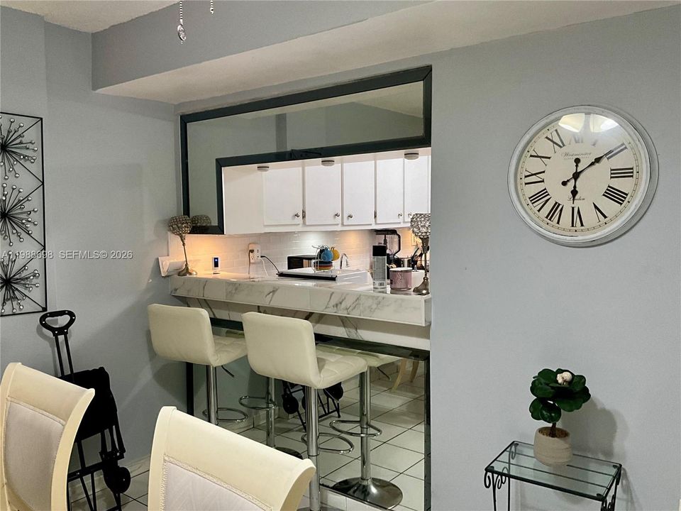 На продажу: $235,000 (2 спален, 1 ванн, 998 Квадратных фут)