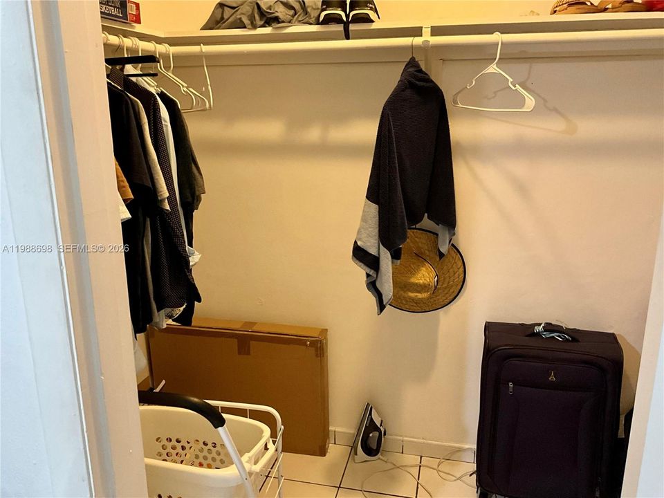 На продажу: $235,000 (2 спален, 1 ванн, 998 Квадратных фут)