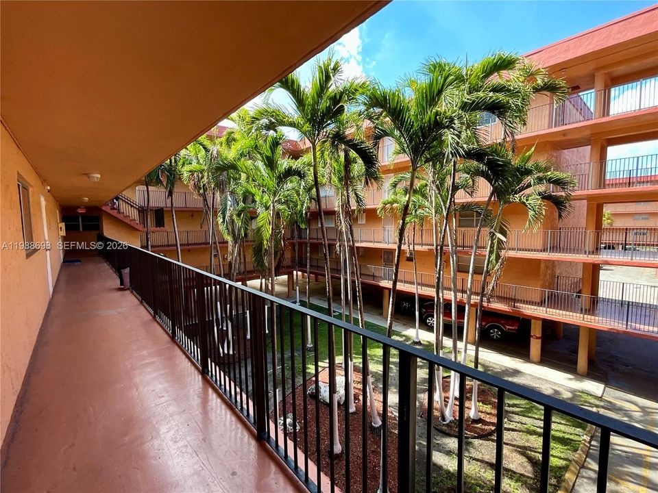 На продажу: $235,000 (2 спален, 1 ванн, 998 Квадратных фут)