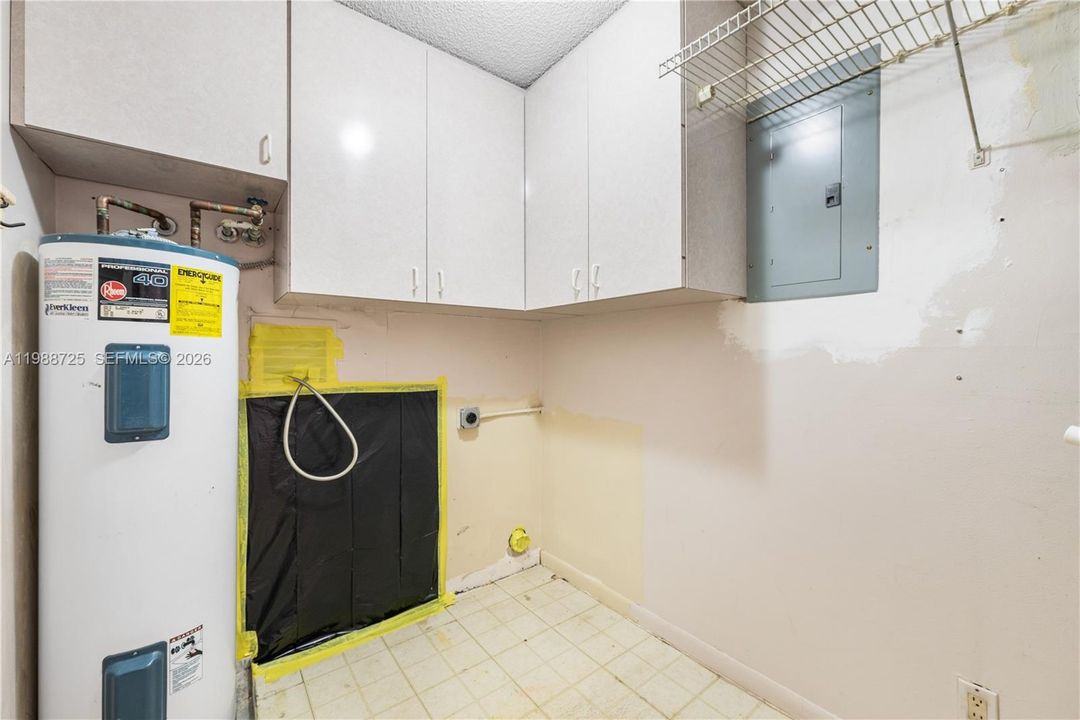 Active With Contract: $209,990 (3 beds, 2 baths, 1582 Square Feet)