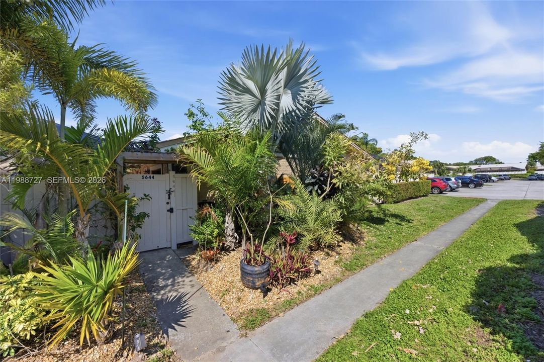Vendido Recientemente: $354,888 (3 camas, 2 baños, 1276 Pies cuadrados)