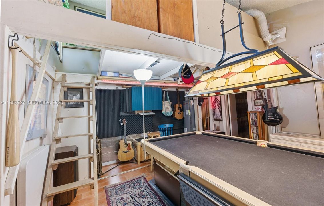 Vendido Recientemente: $354,888 (3 camas, 2 baños, 1276 Pies cuadrados)