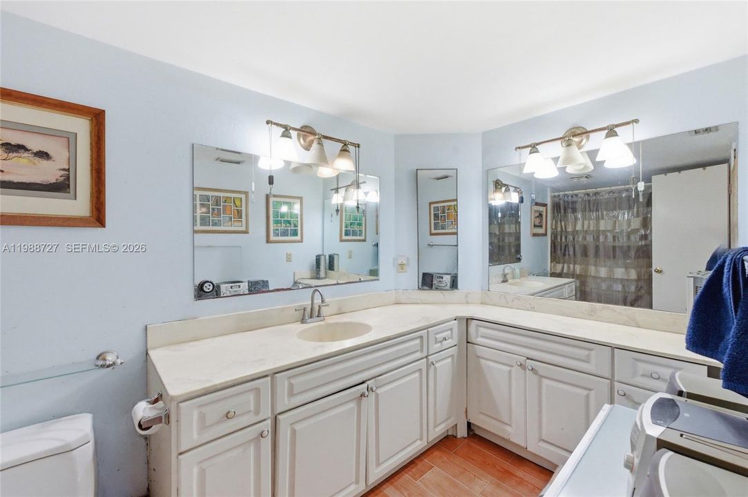 Vendido Recientemente: $354,888 (3 camas, 2 baños, 1276 Pies cuadrados)