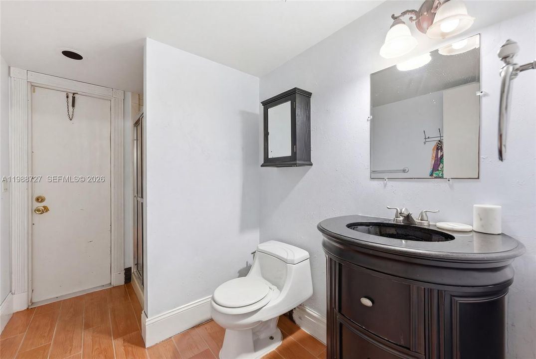 Vendido Recientemente: $354,888 (3 camas, 2 baños, 1276 Pies cuadrados)