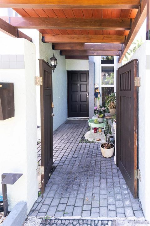 842 NE 20th Drive (2)