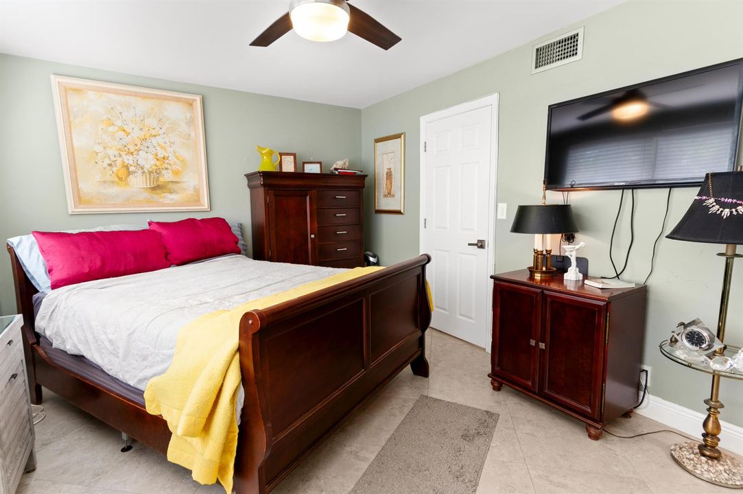 842 NE 20th Drive (16)