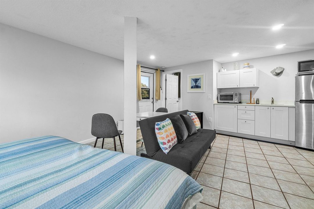 Studio Apartment