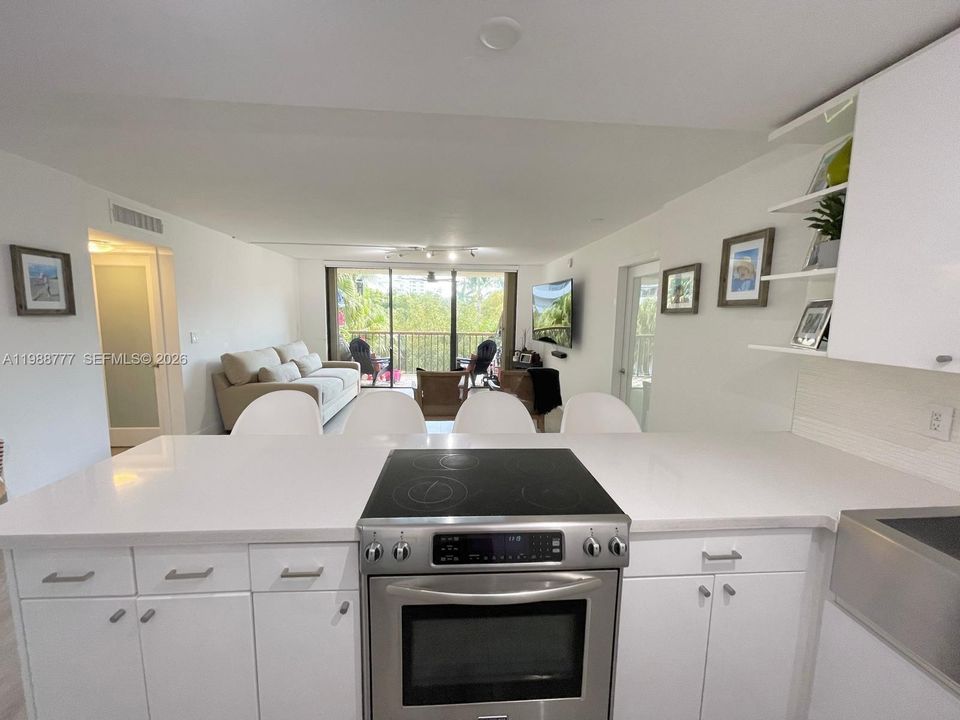 Active With Contract: $5,300 (2 beds, 2 baths, 1450 Square Feet)
