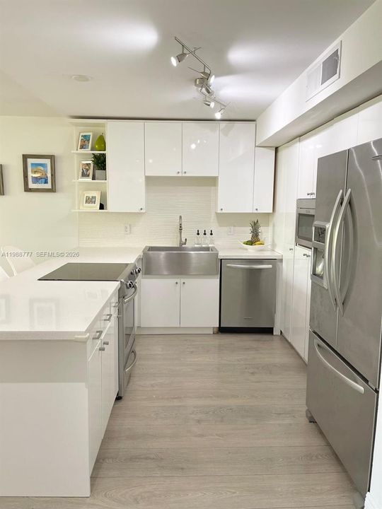 Active With Contract: $5,300 (2 beds, 2 baths, 1450 Square Feet)