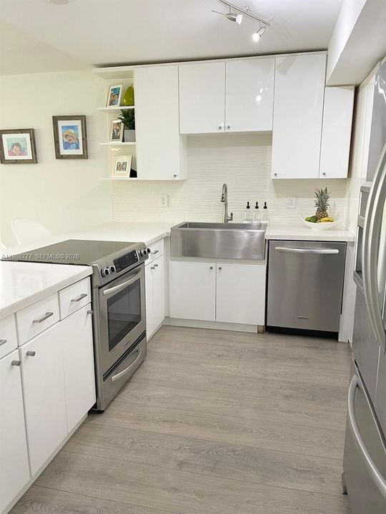 Active With Contract: $5,300 (2 beds, 2 baths, 1450 Square Feet)