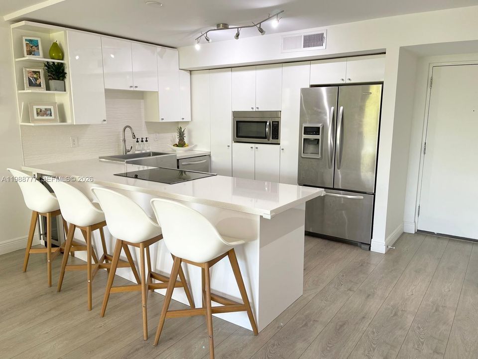Active With Contract: $5,300 (2 beds, 2 baths, 1450 Square Feet)
