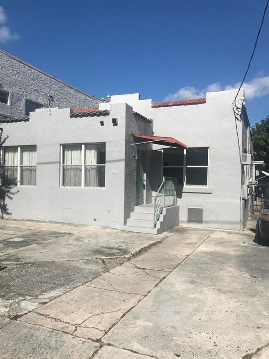 Miami FRONT photo