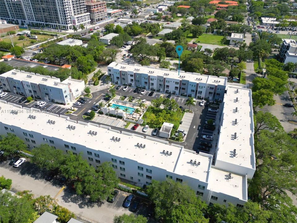 На продажу: $475,000 (2 спален, 2 ванн, 1392 Квадратных фут)