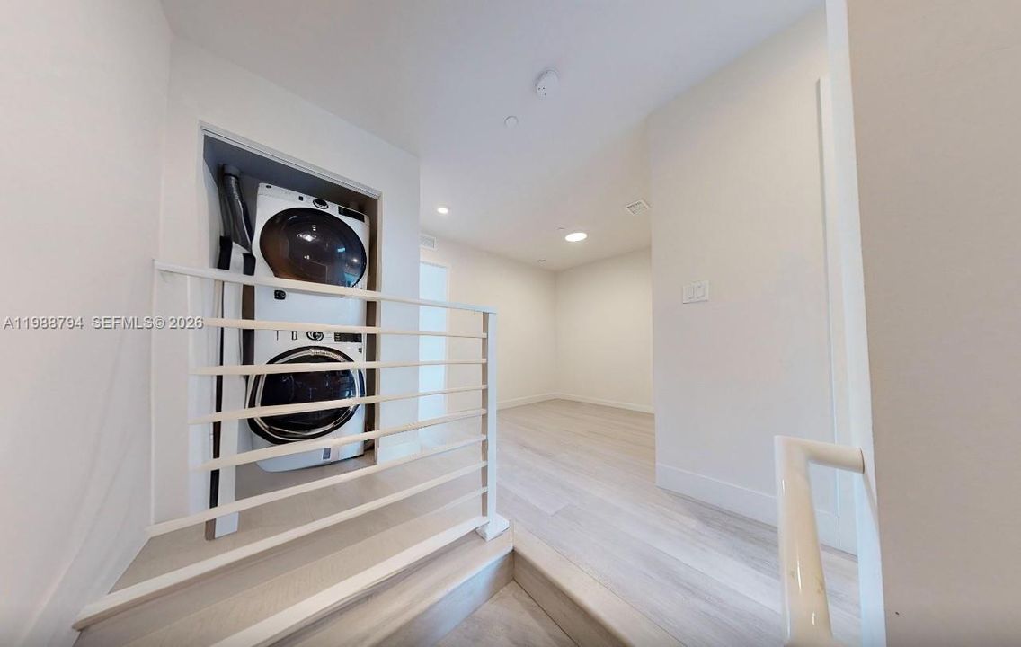 На продажу: $475,000 (2 спален, 2 ванн, 1392 Квадратных фут)