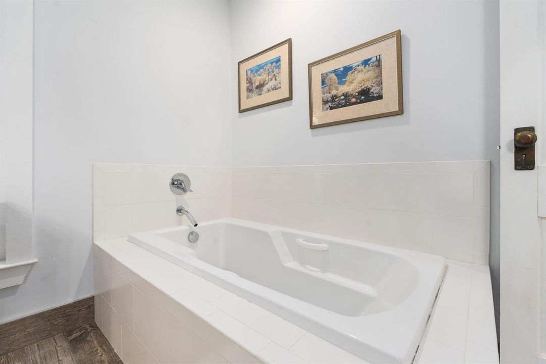 Master Bath Soaking Tub