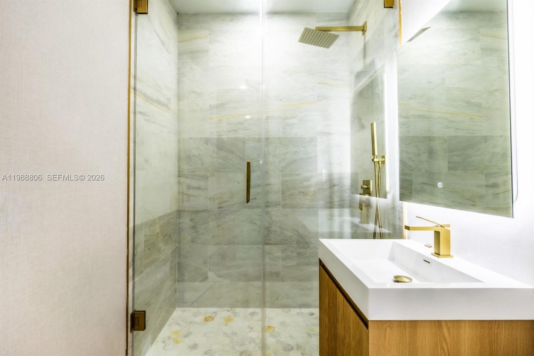 En Venta: $11,800,000 (7 camas, 10 baños, 10706 Pies cuadrados)