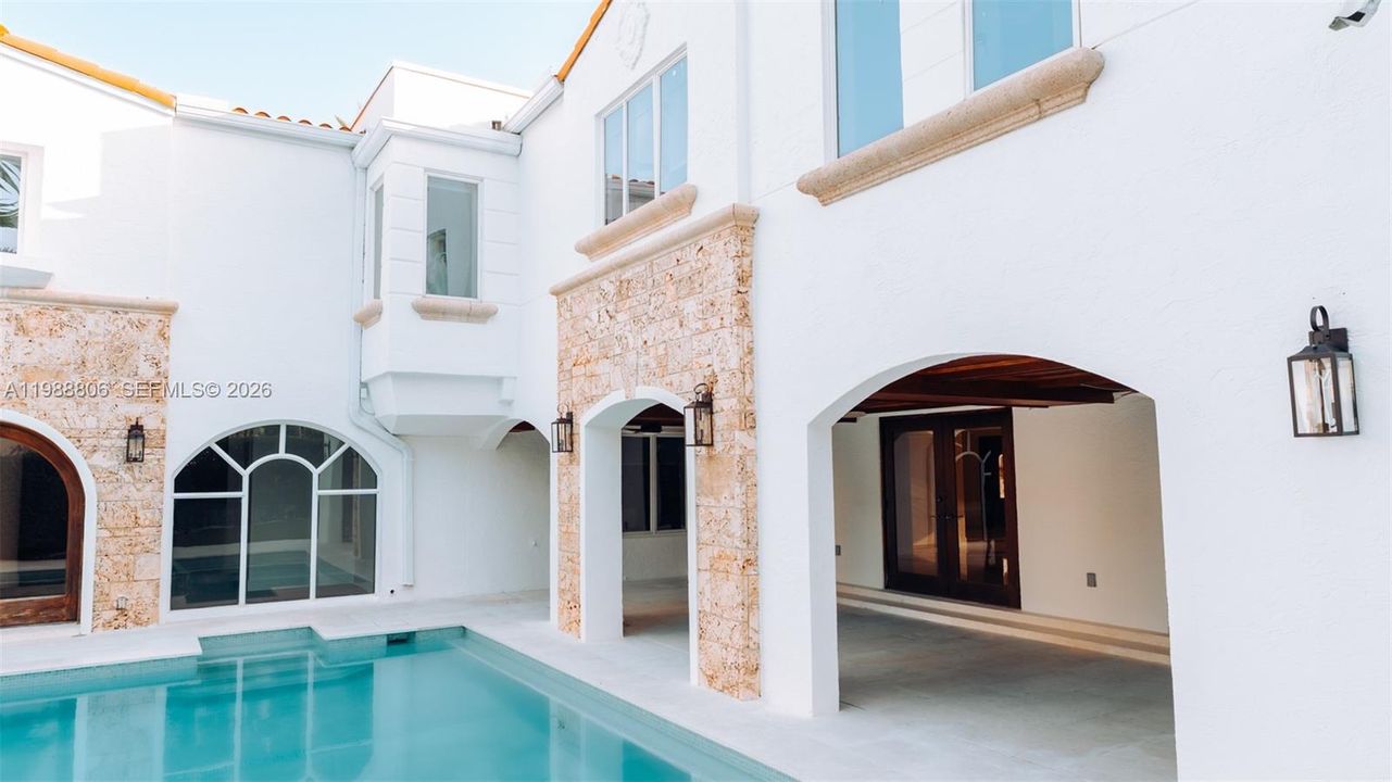 En Venta: $11,800,000 (7 camas, 10 baños, 10706 Pies cuadrados)