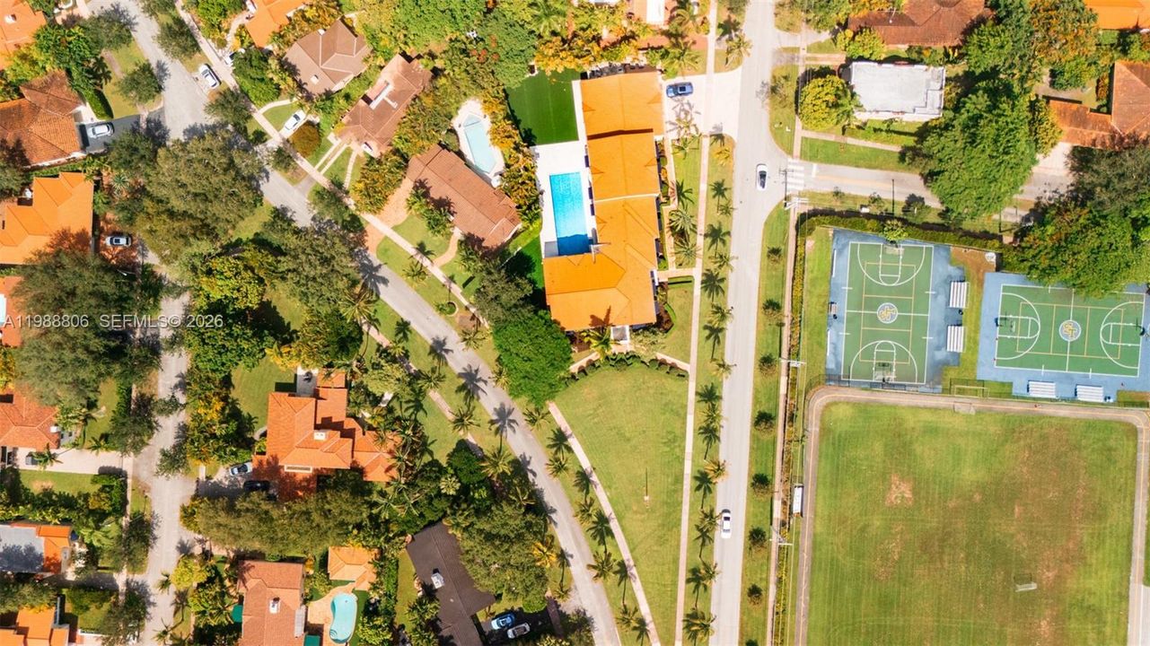 En Venta: $11,800,000 (7 camas, 10 baños, 10706 Pies cuadrados)