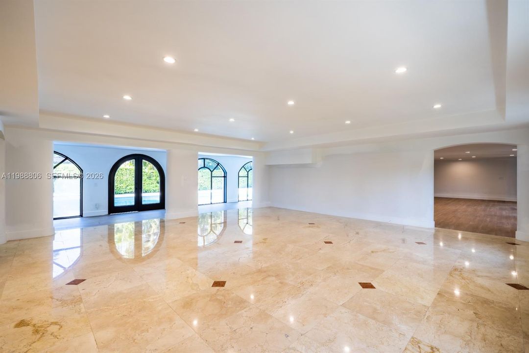 En Venta: $11,800,000 (7 camas, 10 baños, 10706 Pies cuadrados)