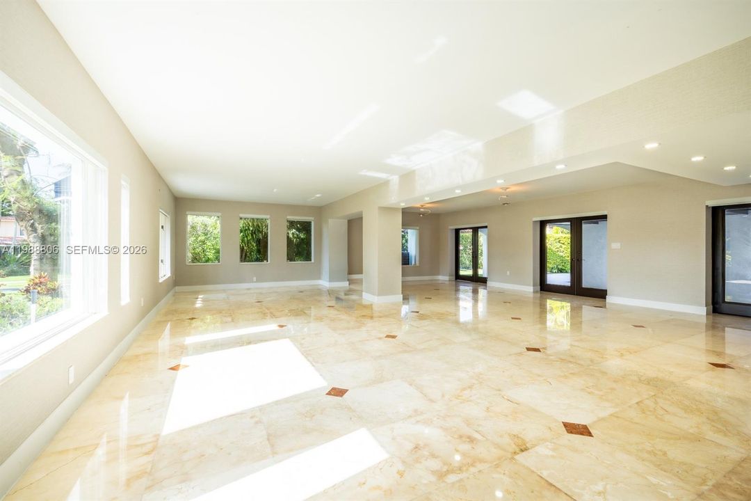 En Venta: $11,800,000 (7 camas, 10 baños, 10706 Pies cuadrados)