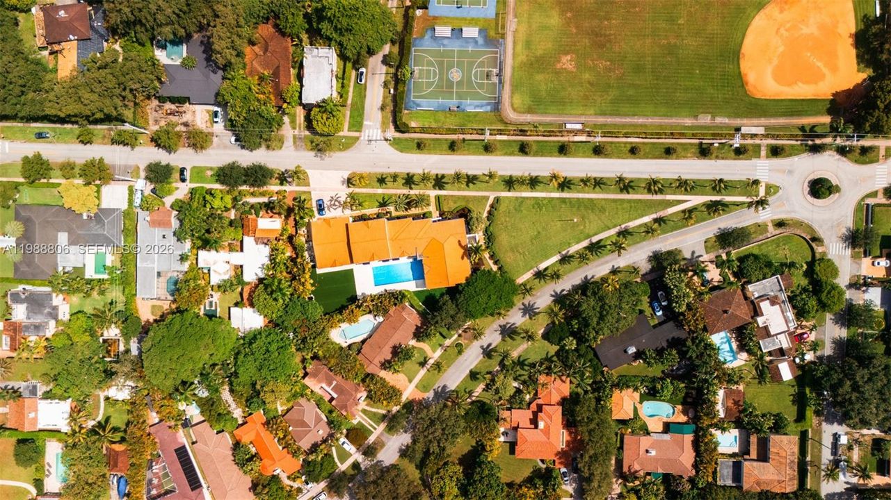 En Venta: $11,800,000 (7 camas, 10 baños, 10706 Pies cuadrados)