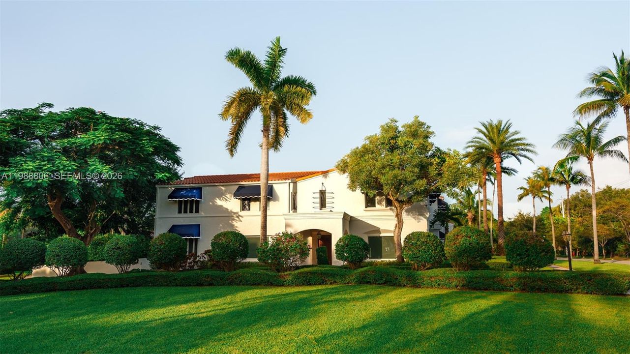En Venta: $11,800,000 (7 camas, 10 baños, 10706 Pies cuadrados)