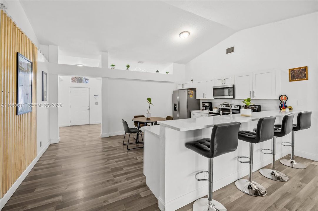 En Venta: $480,000 (4 camas, 2 baños, 2090 Pies cuadrados)