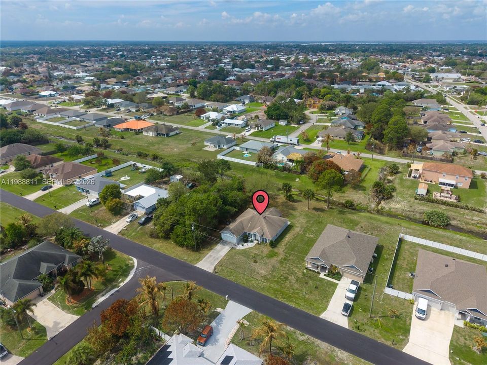 En Venta: $480,000 (4 camas, 2 baños, 2090 Pies cuadrados)