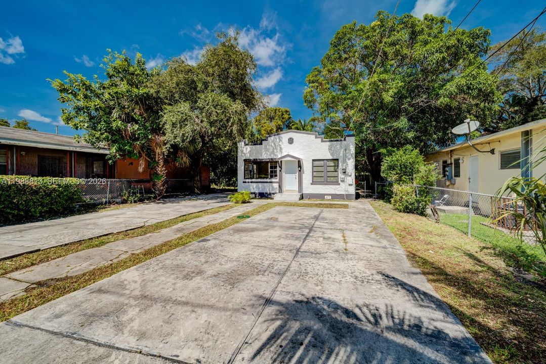 For Sale: $417,000 (3 beds, 2 baths, 1311 Square Feet)