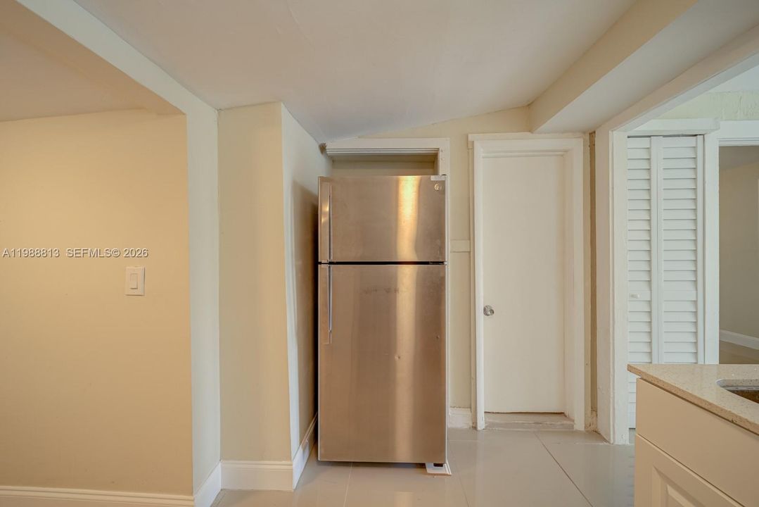 For Sale: $417,000 (3 beds, 2 baths, 1311 Square Feet)