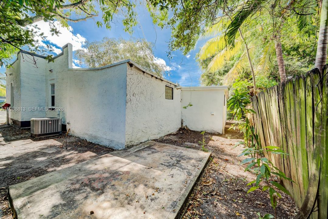 For Sale: $417,000 (3 beds, 2 baths, 1311 Square Feet)